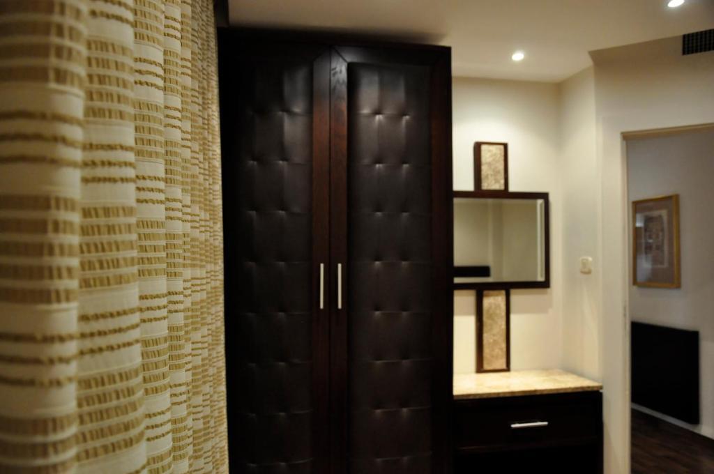 Granada Suites Hotel Amman Ngoại thất bức ảnh