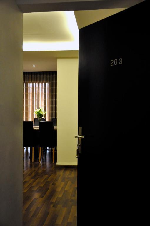 Granada Suites Hotel Amman Phòng bức ảnh