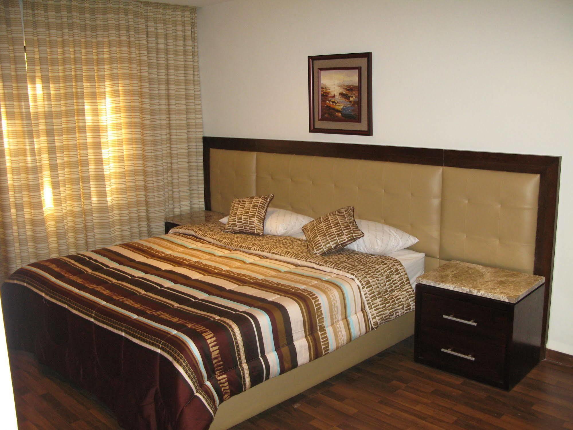 Granada Suites Hotel Amman Ngoại thất bức ảnh
